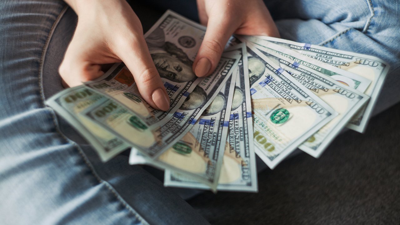 Нацбанк снизил базовую ставку до 15,75%: аналитики Data Hub разобрали причины