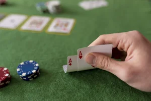 friends-having-fun-while-playing-poker