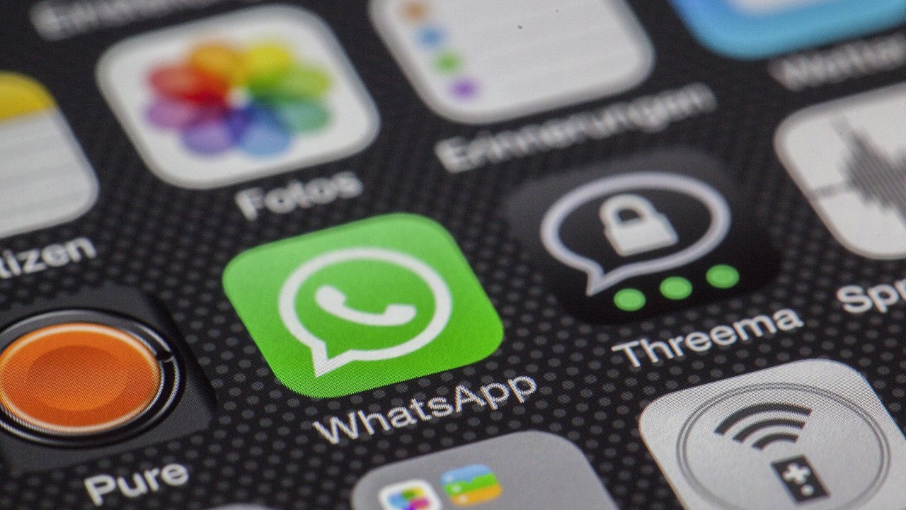 В СКО мошенники массово взламывают WhatsApp под видом "детских конкурсов"